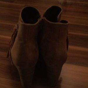 Booties with the fringes
